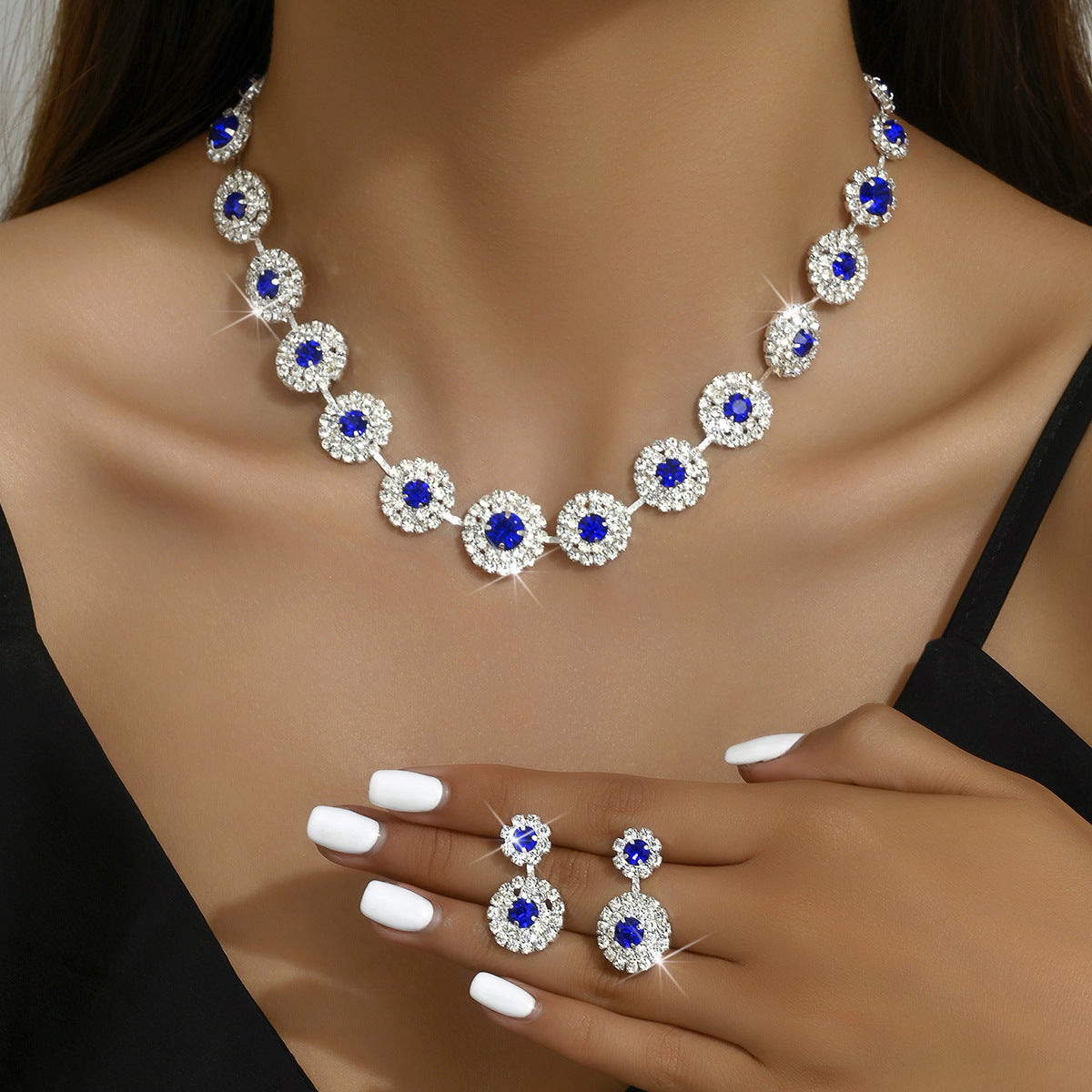 Women's Luxury Rhinestone Necklace & Earring Set