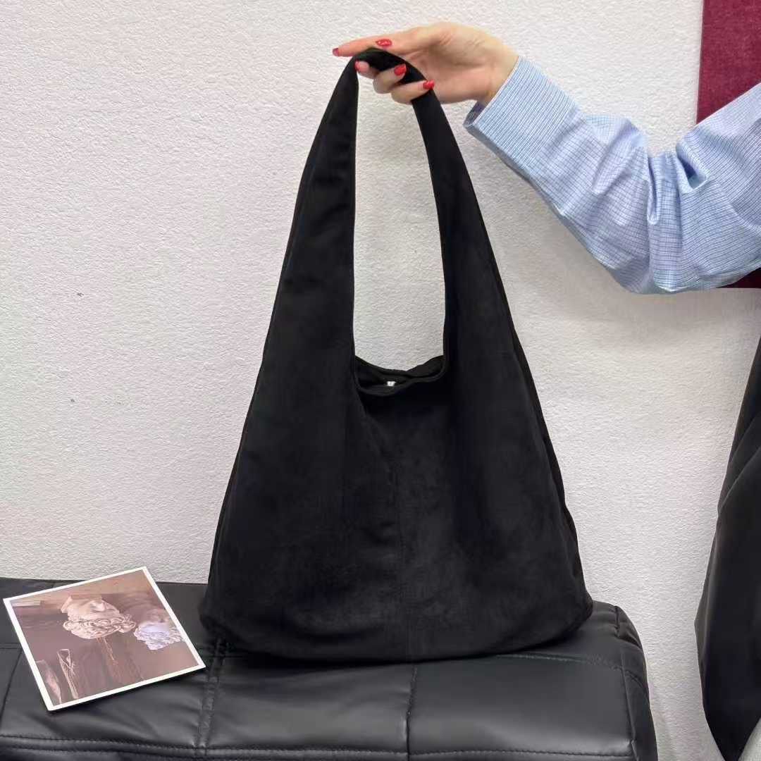 Women's Large-Capacity Plush Tote Bag