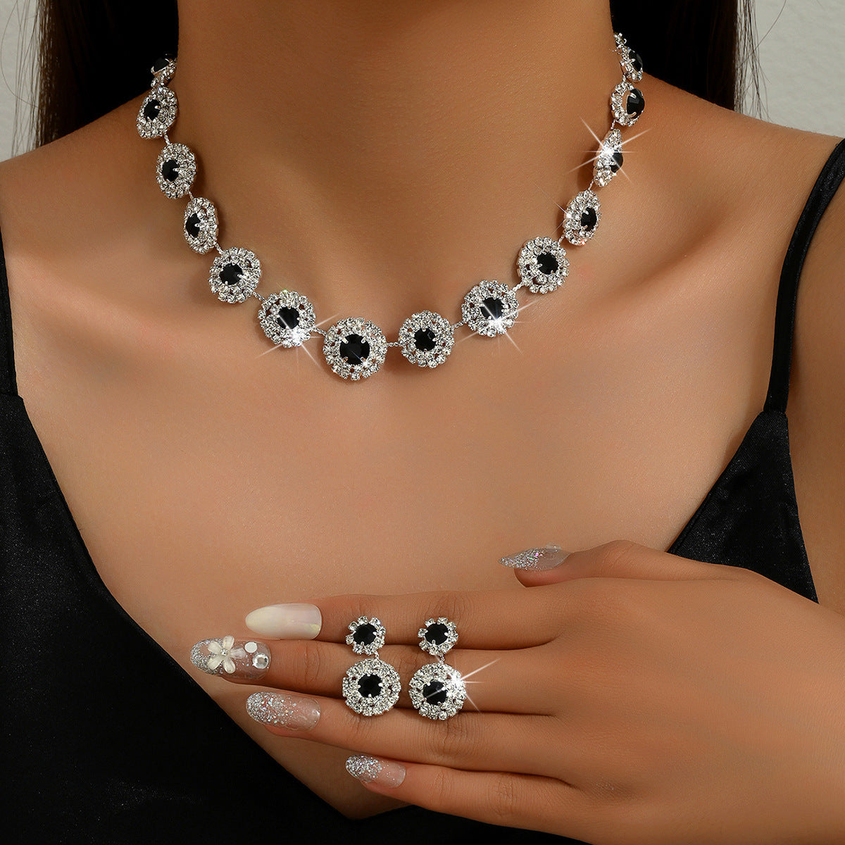 Women's Luxury Rhinestone Necklace & Earring Set