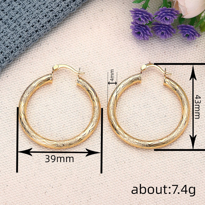 Women's Wave-Pattern Circle Clip Earrings